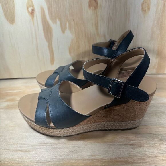 UGG Black Leather Wedge Sandals Women’s Size 6.5 - Picture 1 of 8